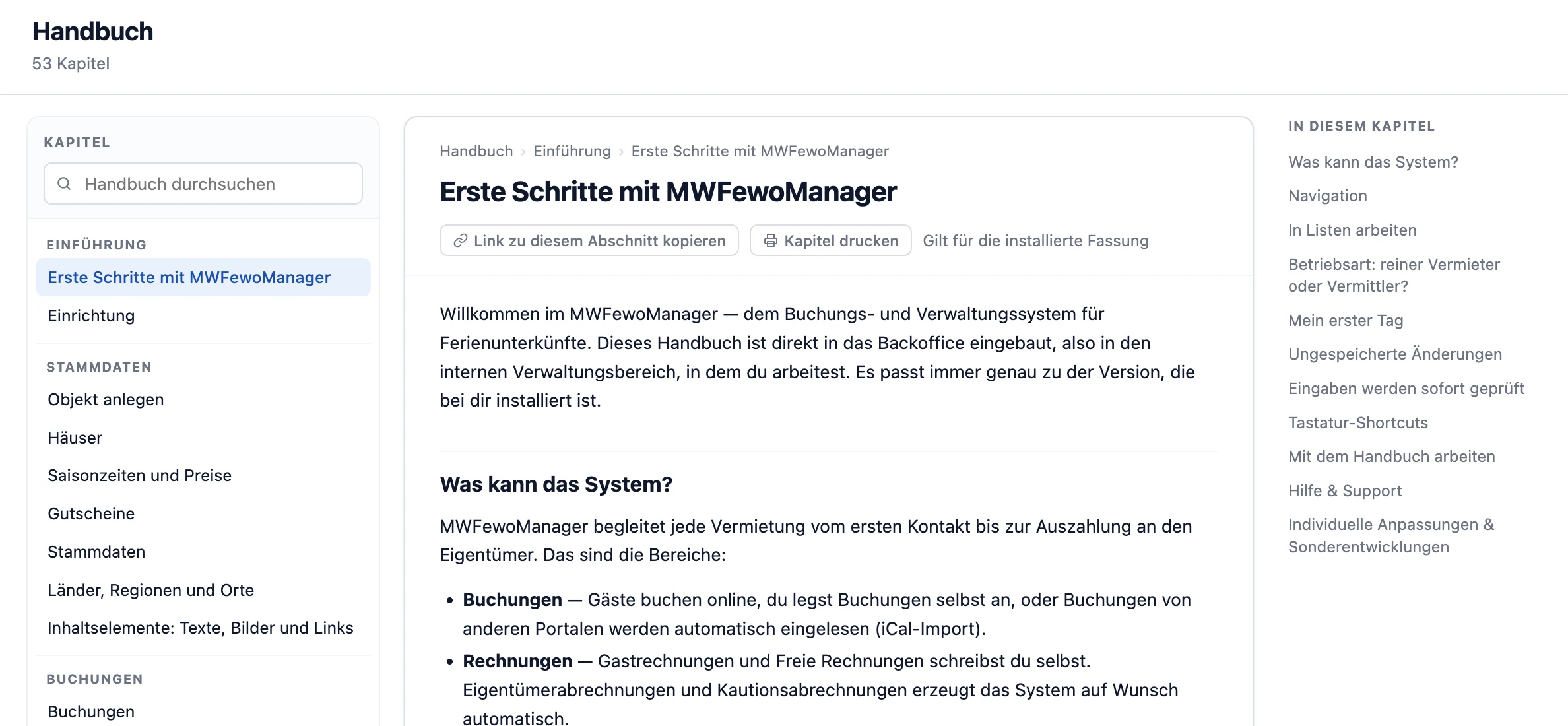 Das Handbuch im Backoffice: Kapitelleiste links, Seite Erste Schritte in der Mitte, Verzeichnis des Kapitels rechts